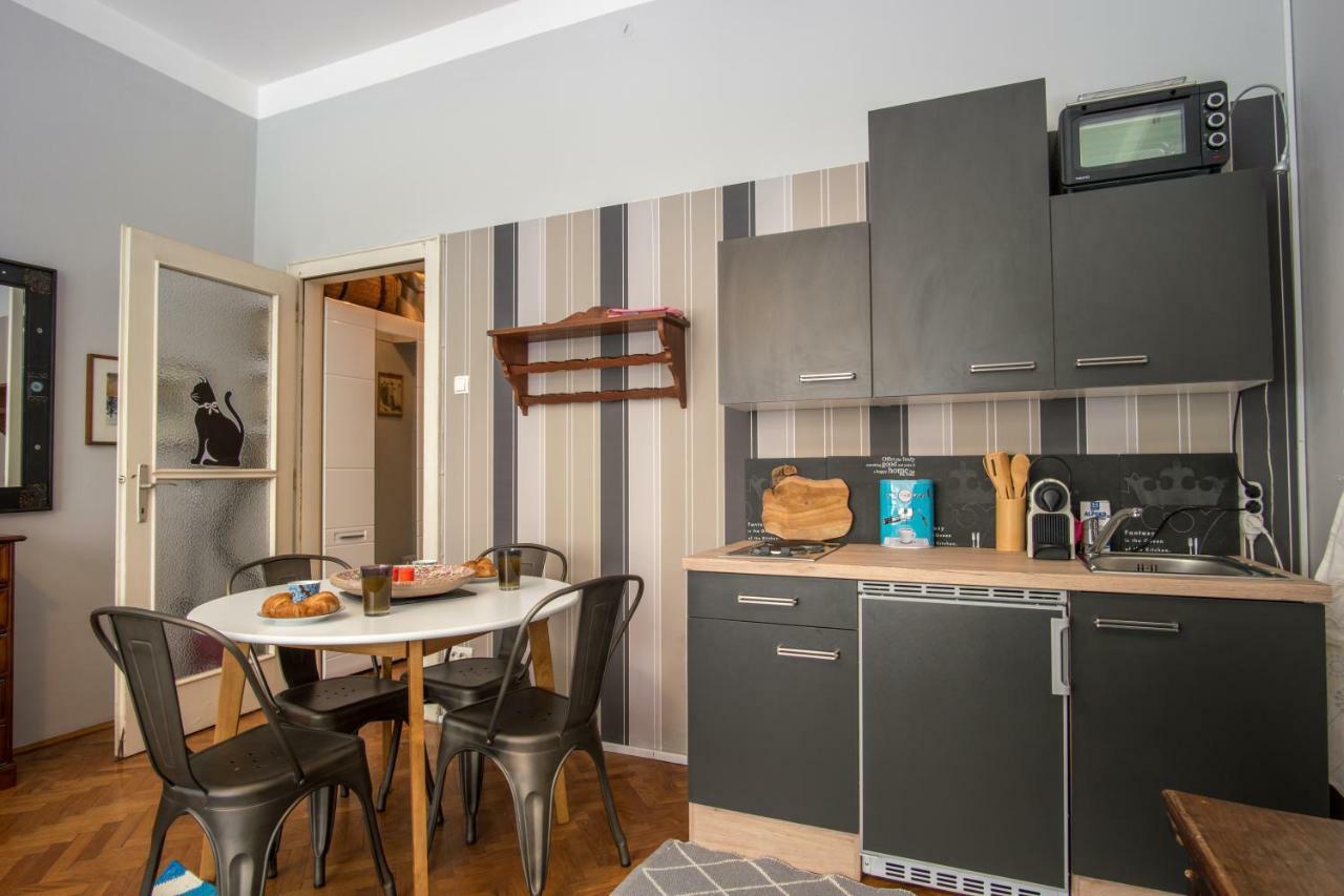 Cozy In The Heart Of Apartment